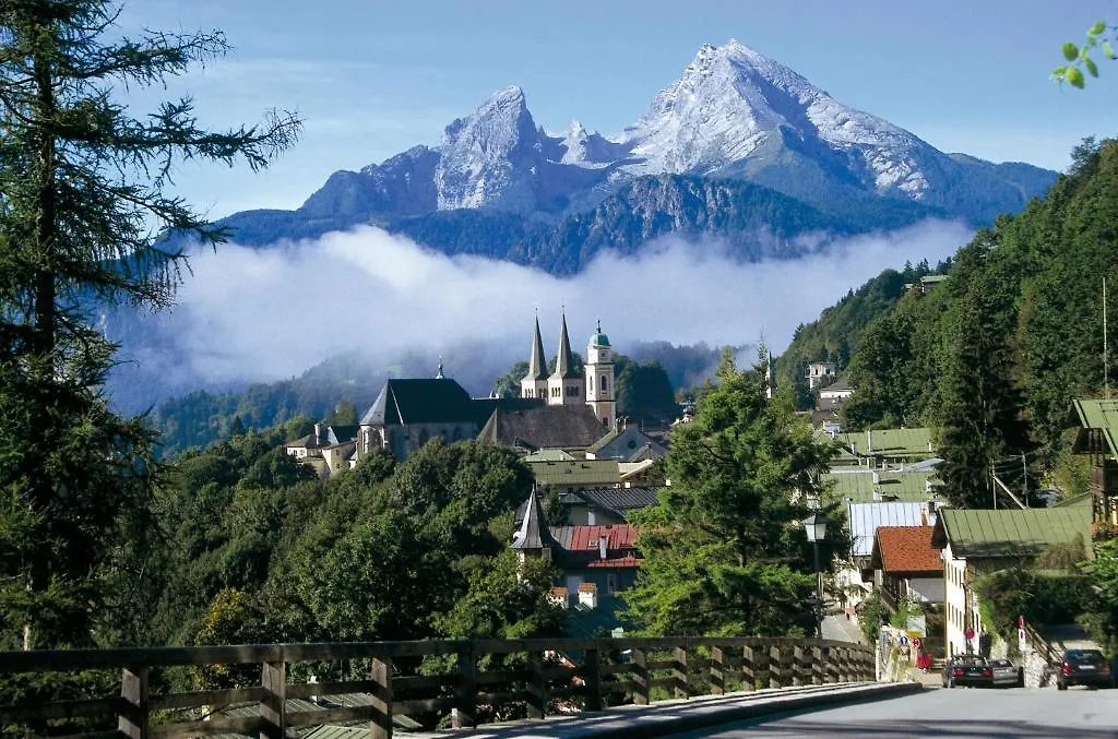 Tourist Hotel Boehm Schönau am Königssee